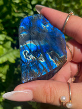 Load image into Gallery viewer, Raw Blue Labradorite
