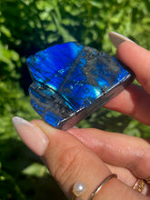 Load image into Gallery viewer, Raw Blue Labradorite
